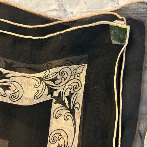 VINTAGE ALL SICK HAND SCREEN PRINT HAND ROLLED SHEER BLACK/BEIGE SQUARE SCARF - Picture 5 of 7